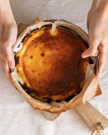 Το διάσημο, καμένο cheesecake των Βάσκων Βάσκικο cheesecake