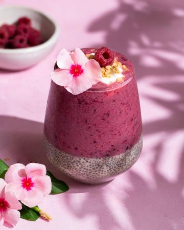 Chia pudding με κόκκινα φρούτα Chia pudding με κόκκινα φρούτα
