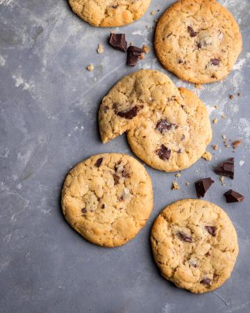 Εύκολα και γρήγορα cookies με σταγόνες σοκολάτας Cookies σοκολάτα