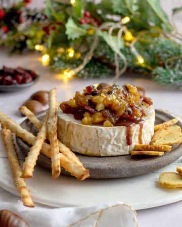 Camembert ψητό με chutney από κάστανο και μήλο Camembert ψητό
