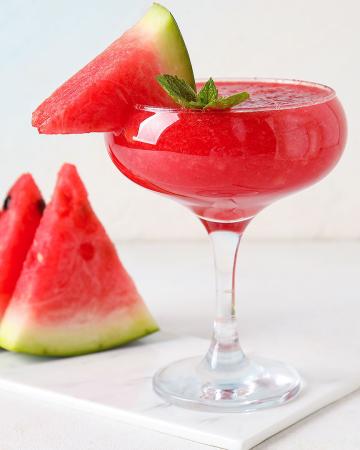 Margarita καρπούζι: Το cocktail που θα θες να φτιάχνεις κάθε καλοκαίρι Margarita καρπούζι