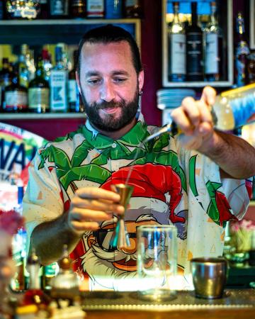 Χριστουγεννιάτικα κοκτέιλ από τον bartender Γιάννη Πετρή Γιάννης Πετρής
