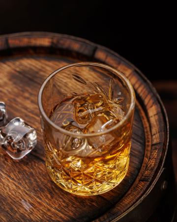 Single Malt vs Blended Whisky: Η απάντηση στο δίλημμα Single Malt και Blended Whisky: Χαρακτηριστικά και διαφορές