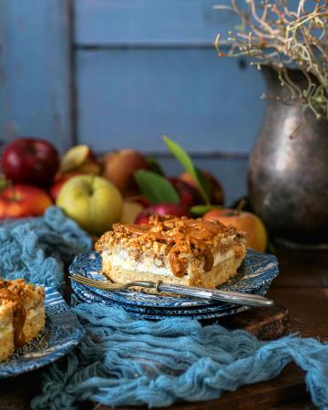 Μηλόπιτα με κρέμα cheesecake και crumble