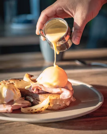 Hollandaise sauce 