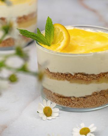 Cheesecake λεμόνι στο ποτήρι Cheesecake λεμόνι