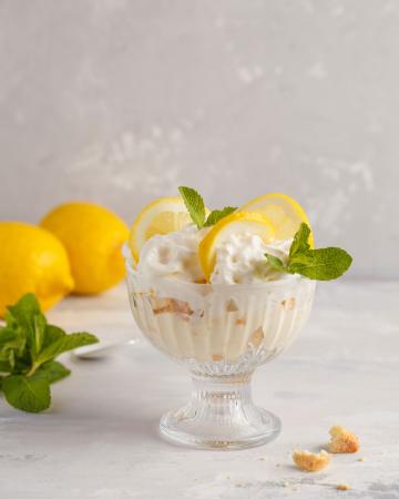 Lemon trifle με κρέμα και κουλουράκια Lemon trifle