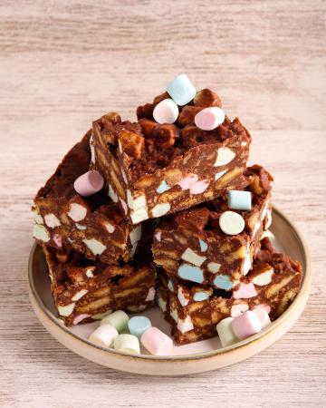 Rocky Road με σοκολατένια αυγά, κουλουράκια και marshmallows Rocky Road