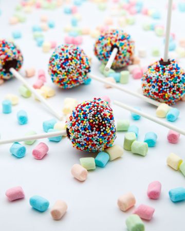 Cake pops με επικάλυψη σοκολάτας Cake pops με επικάλυψη σοκολάτας