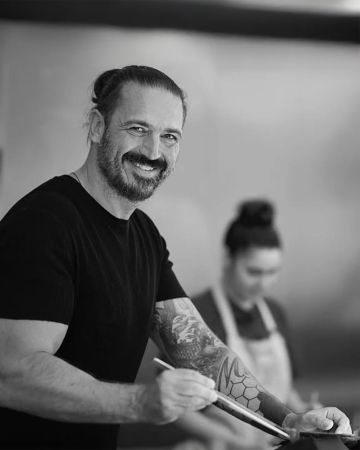 Routina: Το νέο ζαχαροπλαστείο - all day cafe του Δημήτρη Μακρυνιώτη στη Γλυφάδα Routina: Το ζαχαροπλαστείο του Δημήτρη Μακρυνιώτη στη Γλυφάδα