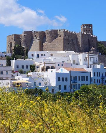 Πάτμος: Πίτες, γλυκά και ζυμώματα συνοψίζουν τη νοστιμιά του τόπου Οι νοστιμιές της Πάτμου
