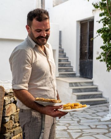 Γαστρονομική εμπειρία στην Τήνο Γαστρονομική εμπειρία στην Τήνο