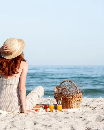 How to keep beach snacks fresh and tasty