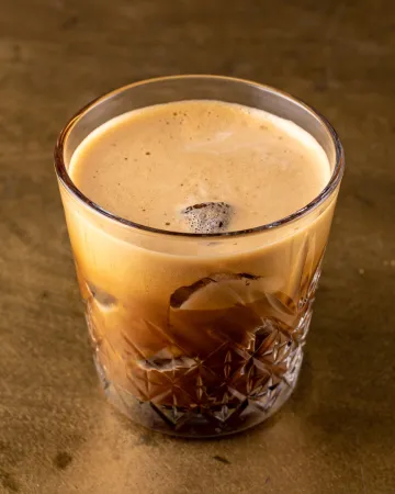 Did you know there’s a cold version of Greek coffee? A refreshing twist on a classic brew