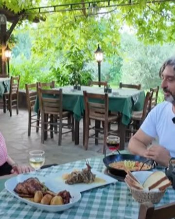 Η ταβέρνα Καρυδιές στη Σαμοθράκη φτιάχνει κατσικάκι σε 21 διαφορετικές εκδοχές 