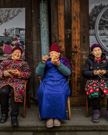 The Elderly Having Delicious Food, Xiaoling Li