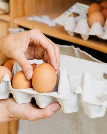 Αυγά: Πού να τα αποθηκεύσεις για να μείνουν φρέσκα