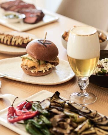 Σαββατιάτικα BBQ στο Colonial στη Γλυφάδα 