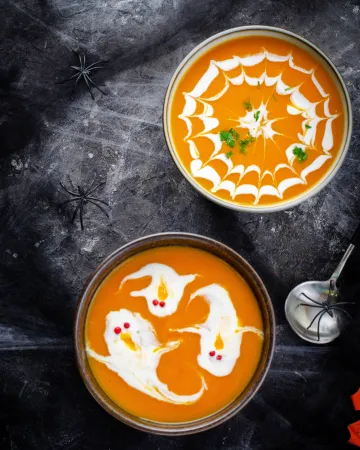 Κολοκυθόσουπα με διακόσμηση Halloween