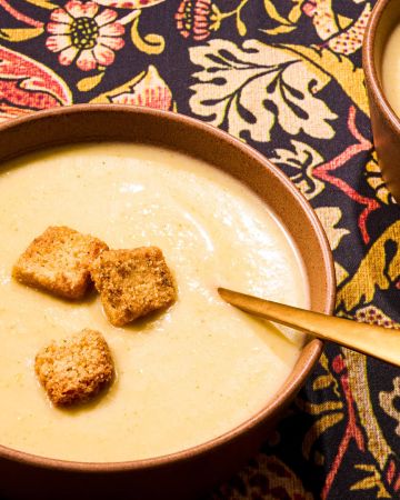 Μπρόκολο και κουνουπίδι: Πώς να αξιοποιήσεις τα κοτσάνια τους στη μαγειρική 