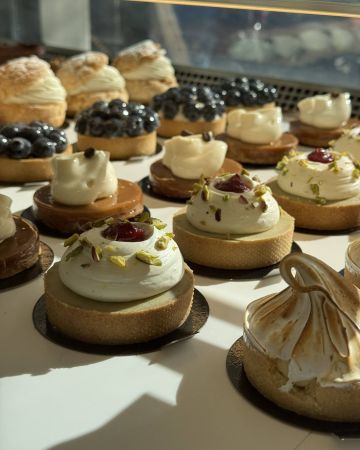 Deux Amis: Ο νέος φούρνος στην πλατεία Κλαυθμώνος από την ομάδα του Τρομερό Παιδί 