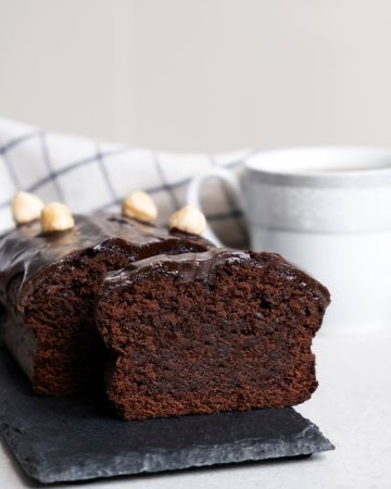 Κέικ σοκολάτας με χαρουπάλευρο και γλάσο, χωρίς γλουτένη 