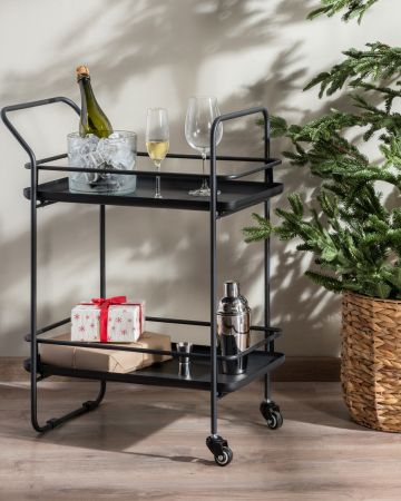 Πώς να στήσεις ένα γιορτινό home bar για το ρεβεγιόν