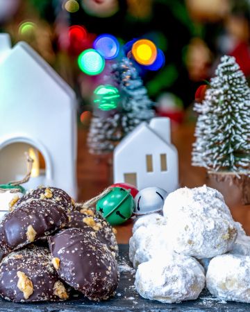 Κουραμπιέδες και μελομακάρονα: Τα καλύτερα στην Αθήνα 