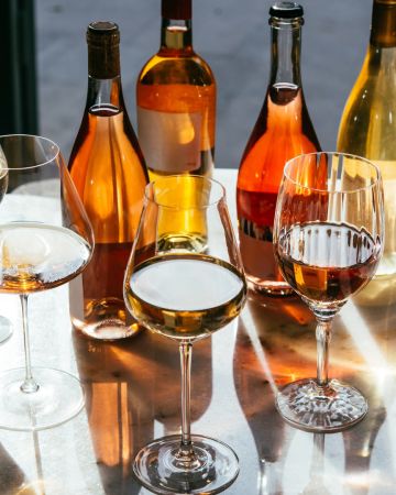 Πώς να επιλέξεις το σωστό ποτήρι για το κρασί που αγαπάς