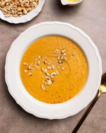 Σούπα βελουτέ γλυκοπατάτας με λάδι τρούφας