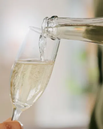 Τι είναι τα sparkling teas που έχουν αρχίσει να γίνονται μόδα
