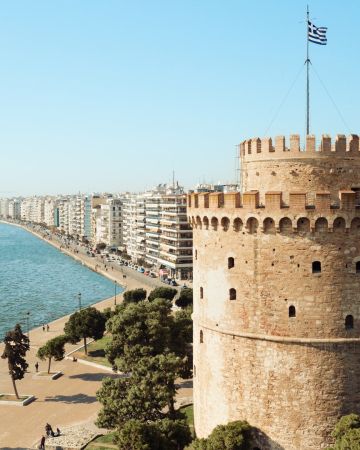 Οδηγός MICHELIN 2026: Πέρα από την Αθήνα επεκτείνεται σε Θεσσαλονίκη και Σαντορίνη 