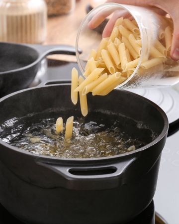 Πώς να μην ξεχειλίζει το νερό που βράζει στην κατσαρόλα