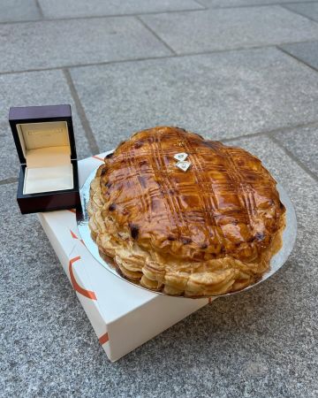 Βέλγιο: Οικογένεια βρήκε διαμάντι μέσα στη βασιλόπιτα που αγόρασε