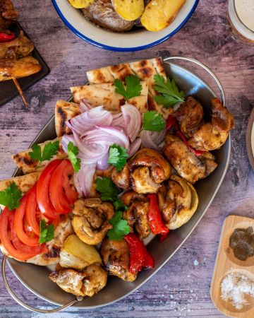 Τσικνοπέμπτη: Συνταγές για κρεατικά, συνοδευτικά και σάλτσες