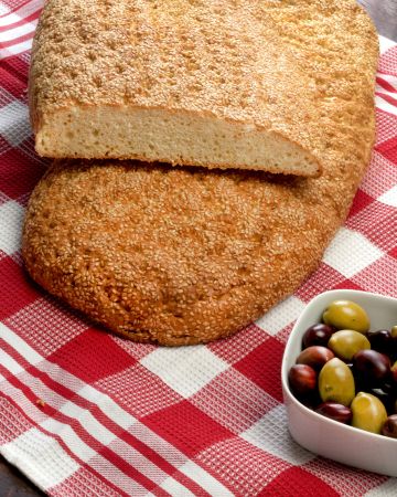 Λαγάνα με ταχίνι και πορτοκάλι