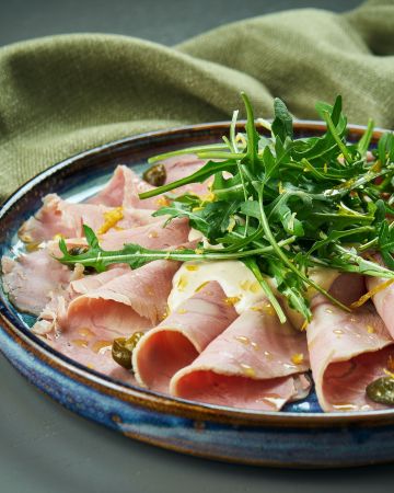 Vitello tonnato (Bιτέλο τονάτο)