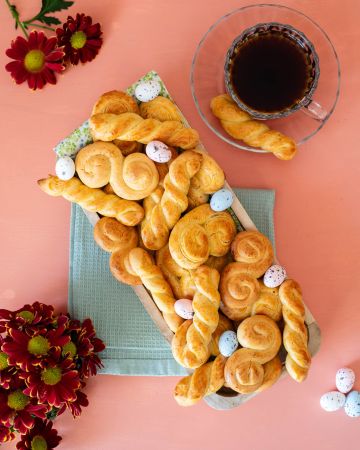 Πασχαλινά κουλουράκια με άρωμα τσουρέκι βήμα-βήμα
