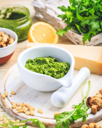Πέστο με ρόκα και κάσιους