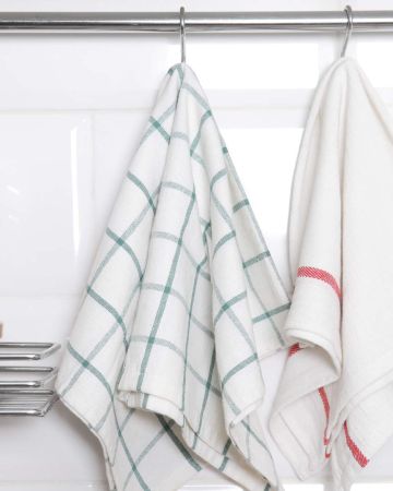 Πετσέτες κουζίνας: Ποιο είναι το κόλπο για να τις πλένεις και να τις απολυμαίνεις πλήρως 