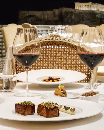 Tudor Hall: Το «Μαγικό Βουνό» του Nico Lazaridi κλείνει 35 χρόνια μαγείας και το γιορτάζει