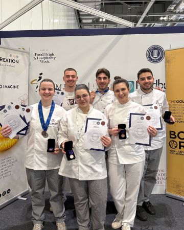La Chef Levi: Με 10 Μετάλλια επέστρεψαν οι σπουδαστές της από τον Διεθνή Διαγωνισμό Γαστρονομίας International Salon Culinaire στο Λονδίνο 