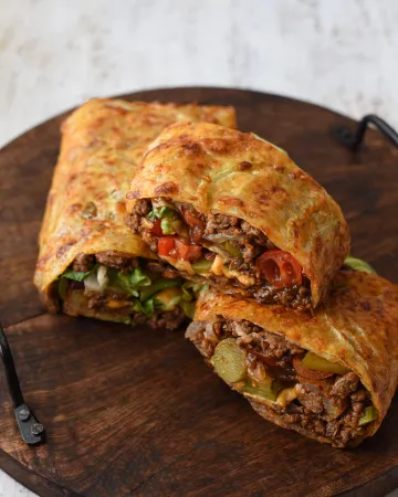 Burger wrap με «τορτίγιες» από κρεμμύδι