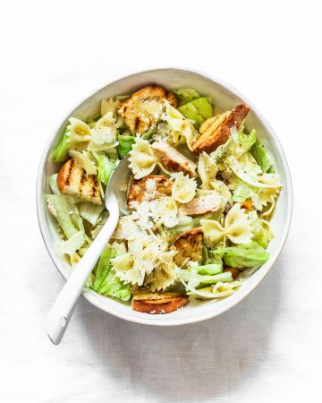 Σαλάτα ζυμαρικών caesar’s