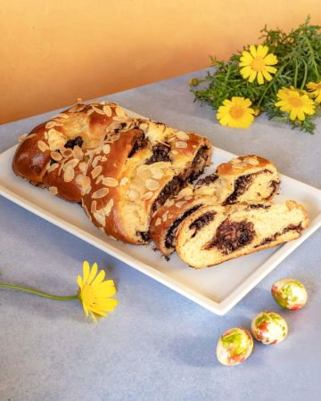 Τσουρέκι γεμιστό με κακάο και καρύδια βήμα - βήμα