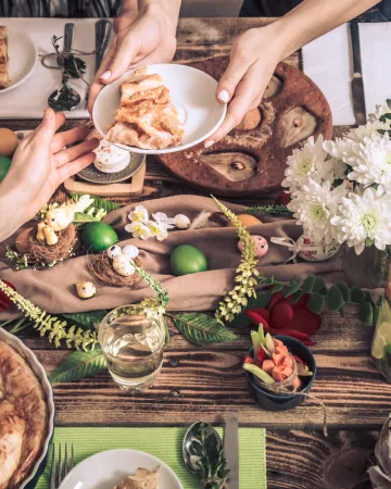 Πάσχα για vegans και vegetarians: Tips και συνταγές που θα ζήλευαν και οι κρεατοφάγοι