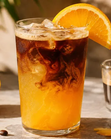 Τι είναι ο orange coffee που έχει γίνει viral στα social media;