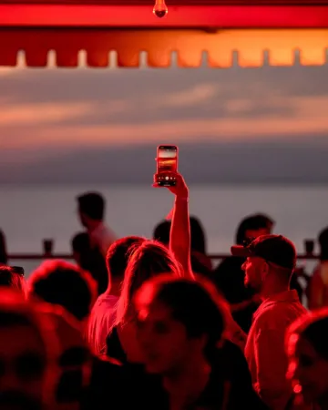 Rooftop Festival: Η Αθήνα ανεβαίνει στις ταράτσες στις 20 Σεπτεμβρίου