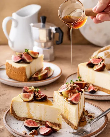 Ελληνικό cheesecake με φρέσκα σύκα και μέλι