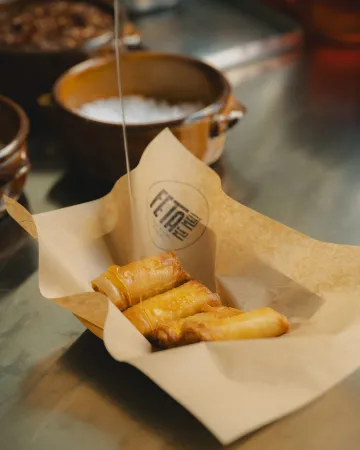 Feta Me Meli: Το νέο street food spot στου Ψυρρή